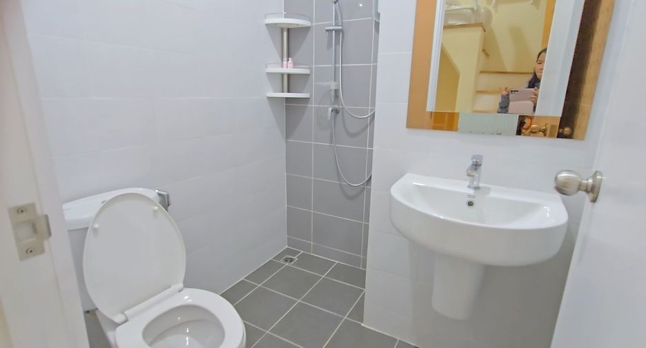 For sale 4 bedrooms townhouse in Mueang Chiang Mai, Chiang Mai