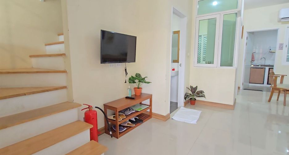 For sale 4 bedrooms townhouse in Mueang Chiang Mai, Chiang Mai
