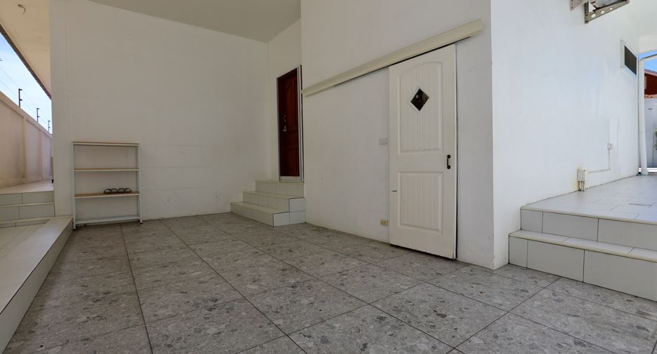 For sale 3 bedrooms house in Pratumnak, Pattaya