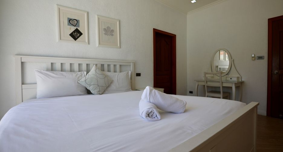 For sale 3 bedrooms house in Pratumnak, Pattaya