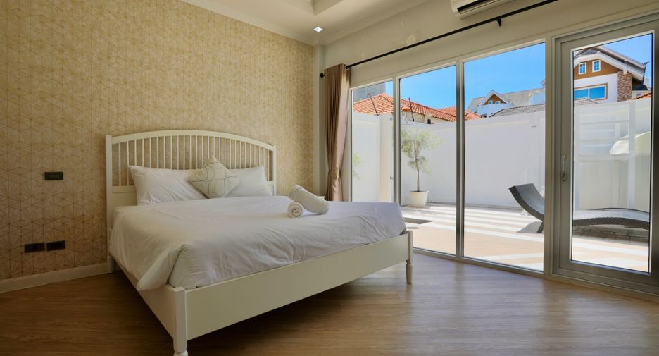 For sale 3 bedrooms house in Pratumnak, Pattaya