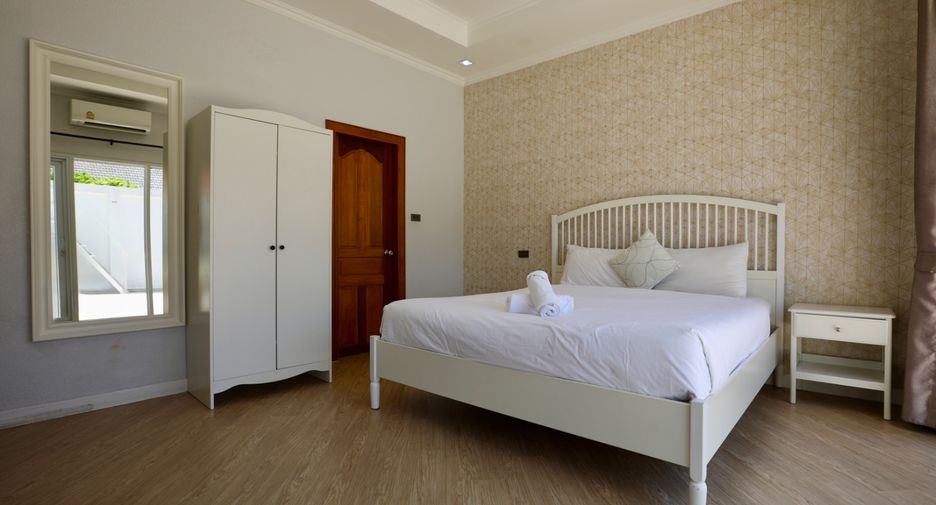 For sale 3 bedrooms house in Pratumnak, Pattaya