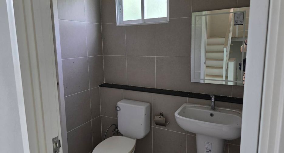 For sale 3 ベッドルーム townhouse in Mueang Pathum Thani, Pathum Thani