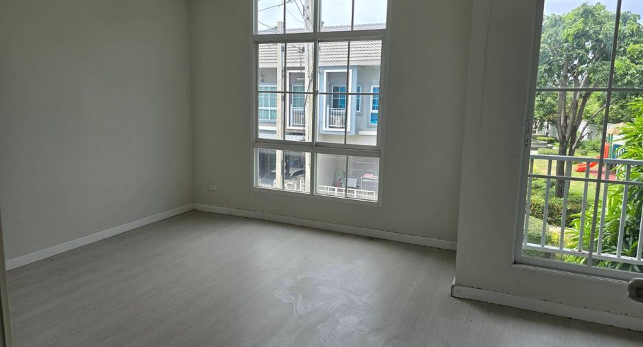 For sale 3 ベッドルーム townhouse in Mueang Pathum Thani, Pathum Thani