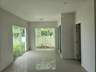 For sale 3 Beds townhouse in Mueang Pathum Thani, Pathum Thani