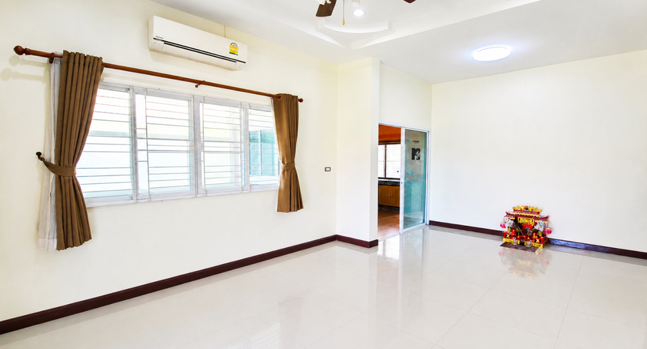 For sale 3 bedrooms house in Ban Chang, Rayong