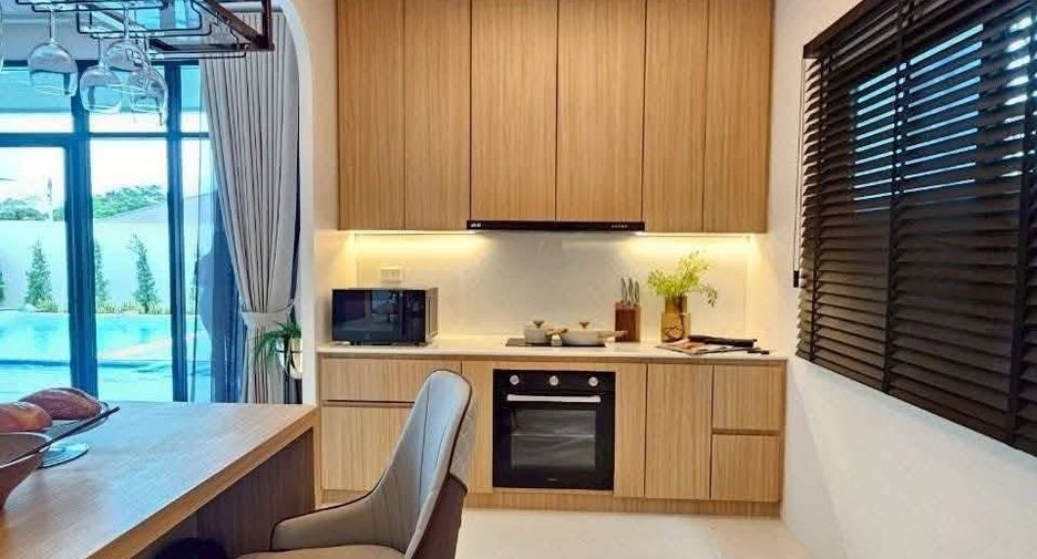 Villa zum Kauf mit 5 Zimmer in Bang Lamung, Chonburi