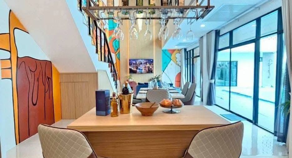 Villa zum Kauf mit 5 Zimmer in Bang Lamung, Chonburi