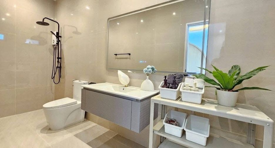 Villa zum Kauf mit 5 Zimmer in Bang Lamung, Chonburi