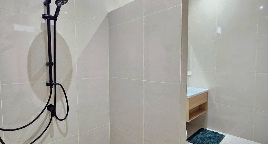 Villa zum Kauf mit 5 Zimmer in Bang Lamung, Chonburi