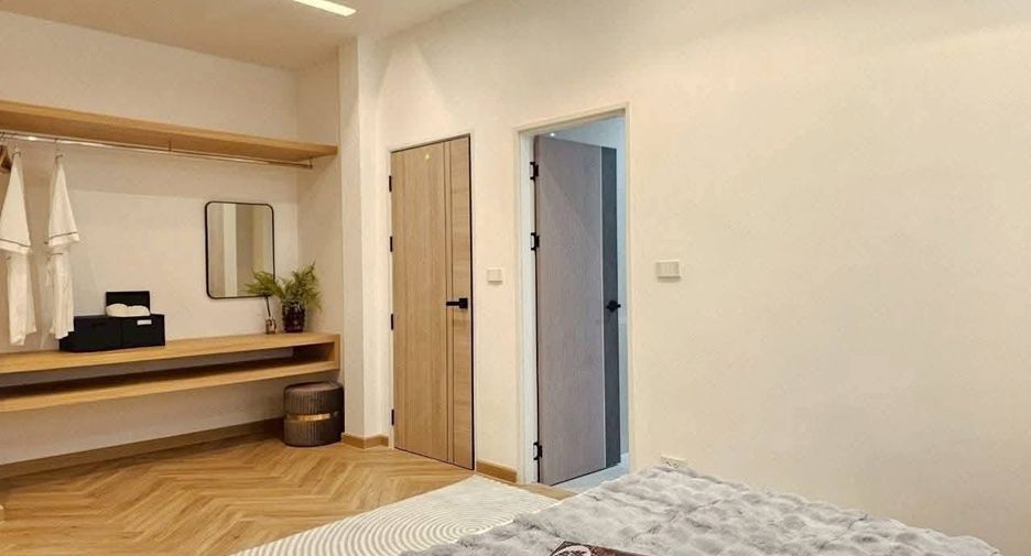 Villa zum Kauf mit 5 Zimmer in Bang Lamung, Chonburi