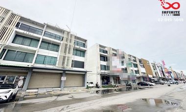 For sale 6 bed retail Space in Lat Krabang, Bangkok