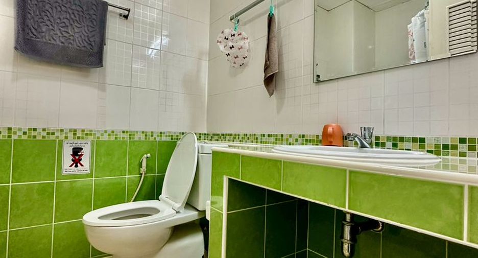 For rent 2 bedrooms condo in Si Racha, Chonburi