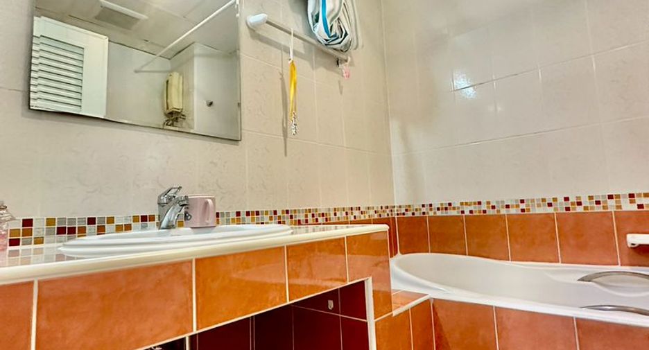 For rent 2 bedrooms condo in Si Racha, Chonburi