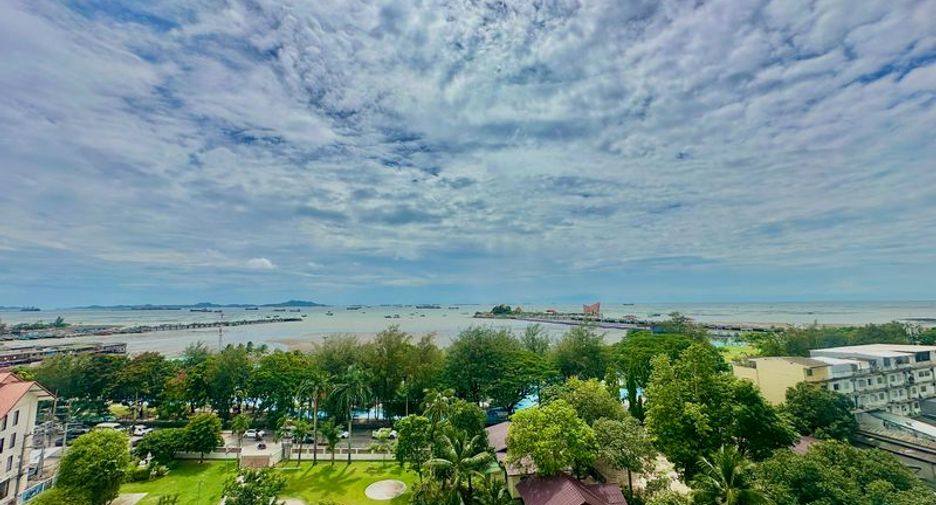 For rent 2 bedrooms condo in Si Racha, Chonburi