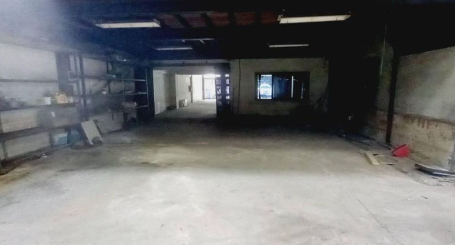 For sale 9 bedrooms retail Space in Don Mueang, Bangkok