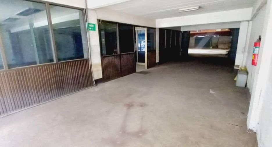 For sale 9 bedrooms retail Space in Don Mueang, Bangkok