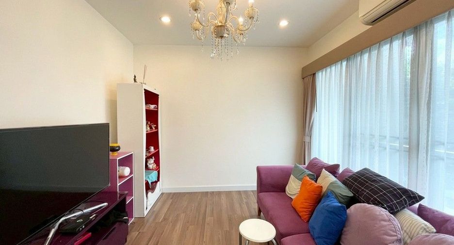 Casa adosada en venta de 3 habitaciones en Chom Thong, Bangkok