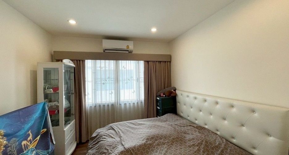 Casa adosada en venta de 3 habitaciones en Chom Thong, Bangkok