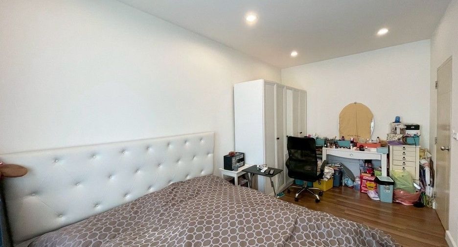 Casa adosada en venta de 3 habitaciones en Chom Thong, Bangkok