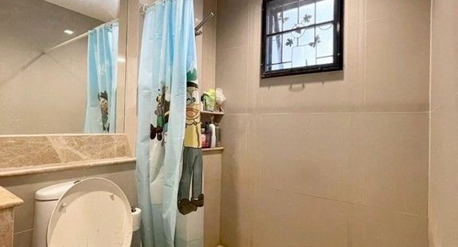 Casa adosada en venta de 3 habitaciones en Chom Thong, Bangkok
