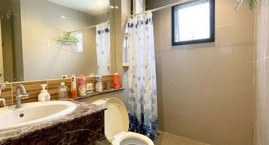 Casa adosada en venta de 3 habitaciones en Chom Thong, Bangkok
