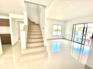 À louer 4 chambres maison à Si Racha, Chonburi