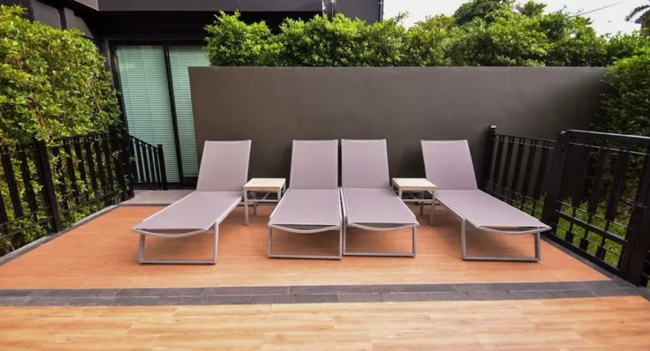 For sale 3 bedrooms condo in Khlong Toei, Bangkok