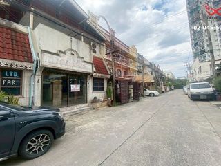 For sale 5 bed townhouse in Phaya Thai, Bangkok