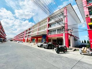 For sale 3 bed retail Space in Bang Khae, Bangkok