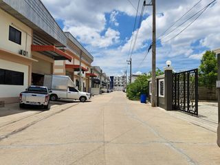 For rent 3 Beds warehouse in Krathum Baen, Samut Sakhon
