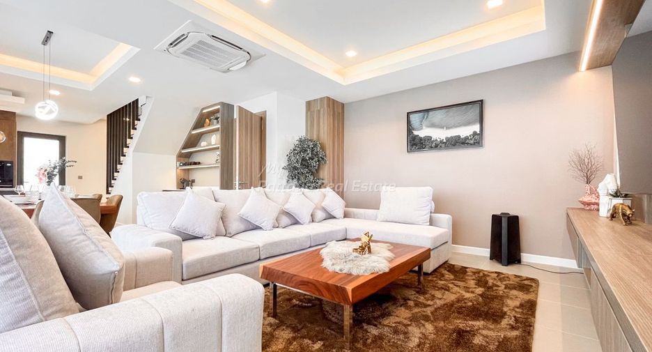 For sale 3 bedrooms villa in Bang Lamung, Chonburi