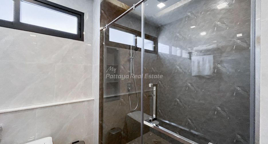 For sale 3 bedrooms villa in Bang Lamung, Chonburi