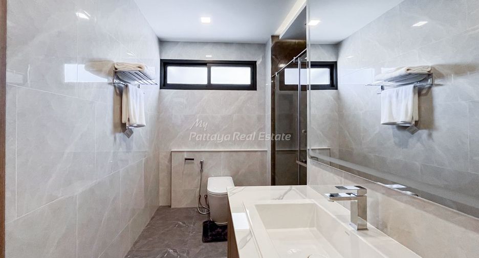 For sale 3 bedrooms villa in Bang Lamung, Chonburi