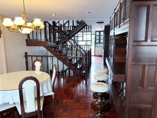 Casa adosada en alquiler y en venta de 3 habitaciones en Sathon, Bangkok