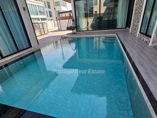 Villa zum Kauf mit 5 Zimmer in Bang Lamung, Chonburi
