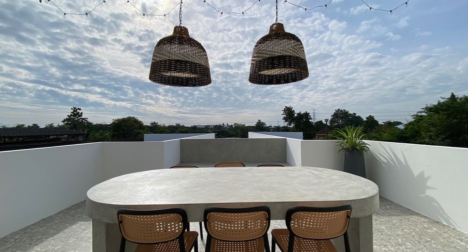 For rent and for sale 7 bedrooms house in Doi Saket, Chiang Mai