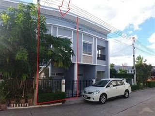 For sale 2 bed townhouse in Phibun Mangsahan, Ubon Ratchathani