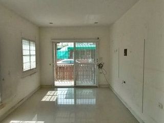 For sale 1 bed townhouse in Mueang Samut Sakhon, Samut Sakhon