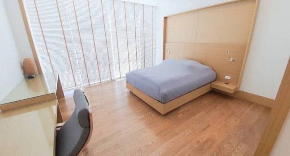 For sale 4 bedrooms condo in Khlong Toei, Bangkok