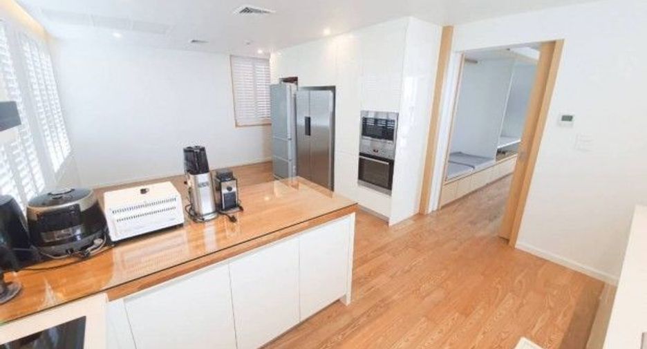 For sale 4 bedrooms condo in Khlong Toei, Bangkok