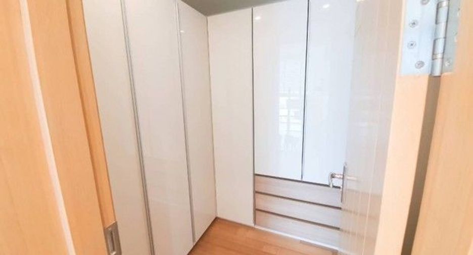For sale 4 bedrooms condo in Khlong Toei, Bangkok