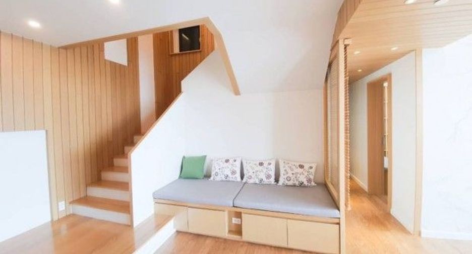 For sale 4 bedrooms condo in Khlong Toei, Bangkok