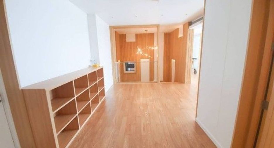 For sale 4 bedrooms condo in Khlong Toei, Bangkok