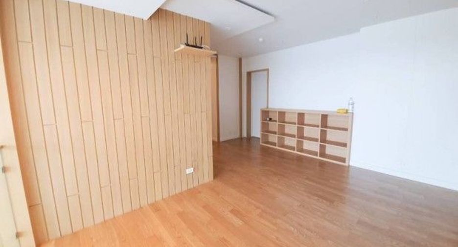 For sale 4 bedrooms condo in Khlong Toei, Bangkok