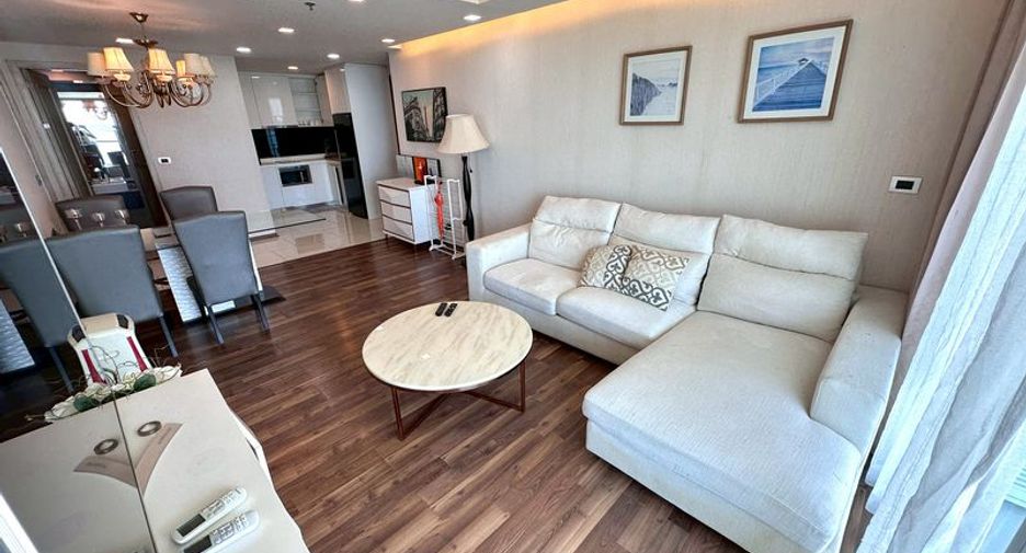 For rent 2 bedrooms condo in Pratumnak, Pattaya
