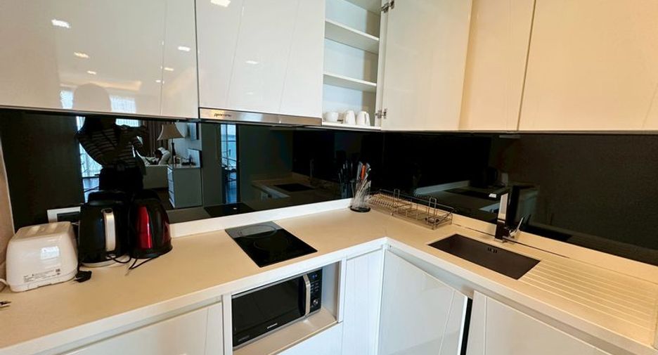 For rent 2 bedrooms condo in Pratumnak, Pattaya