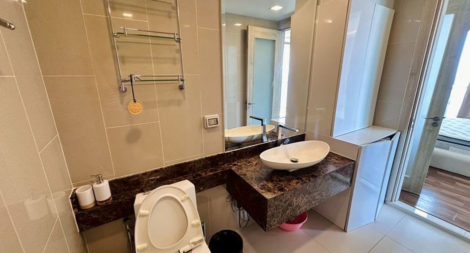 For rent 2 bedrooms condo in Pratumnak, Pattaya