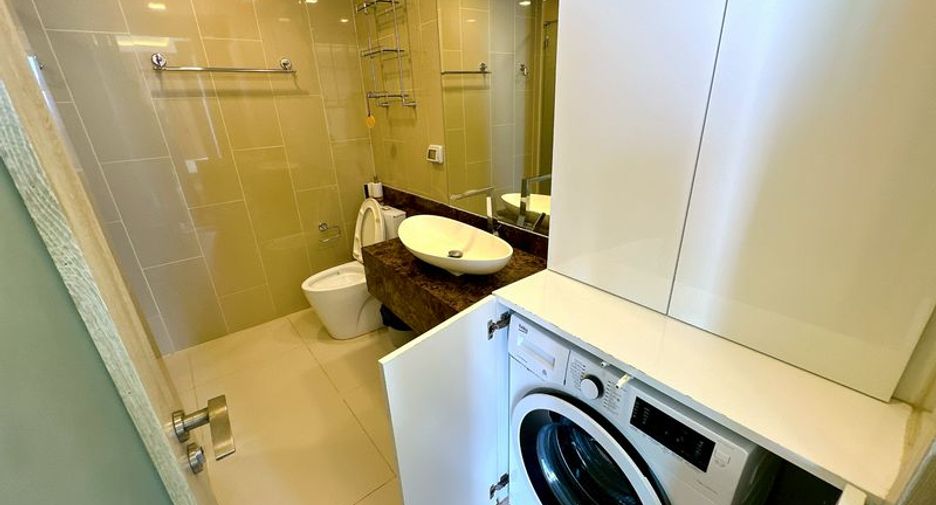 For rent 2 bedrooms condo in Pratumnak, Pattaya