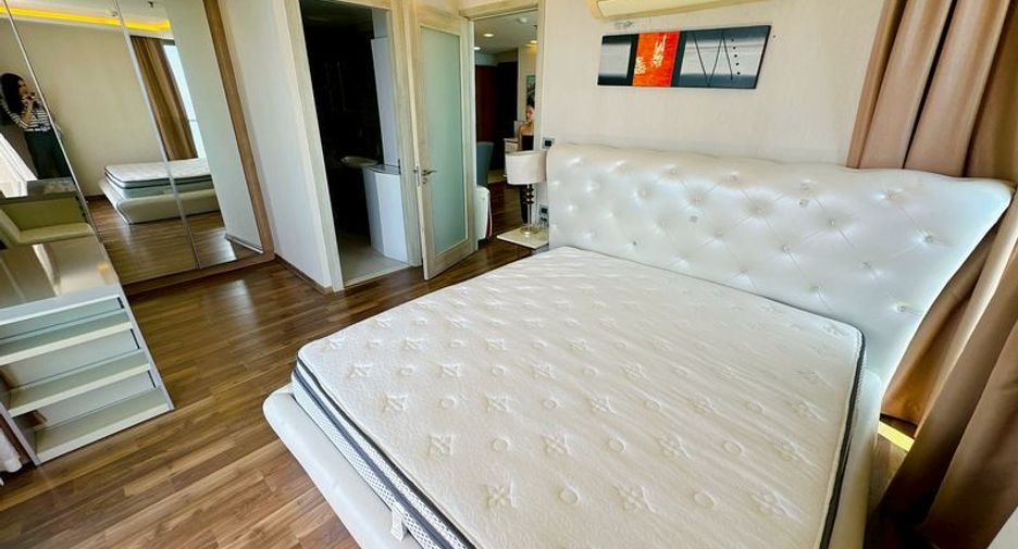 For rent 2 bedrooms condo in Pratumnak, Pattaya